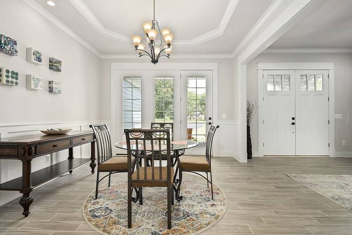 Vacation house for 23 people, with yard in Lake Anna