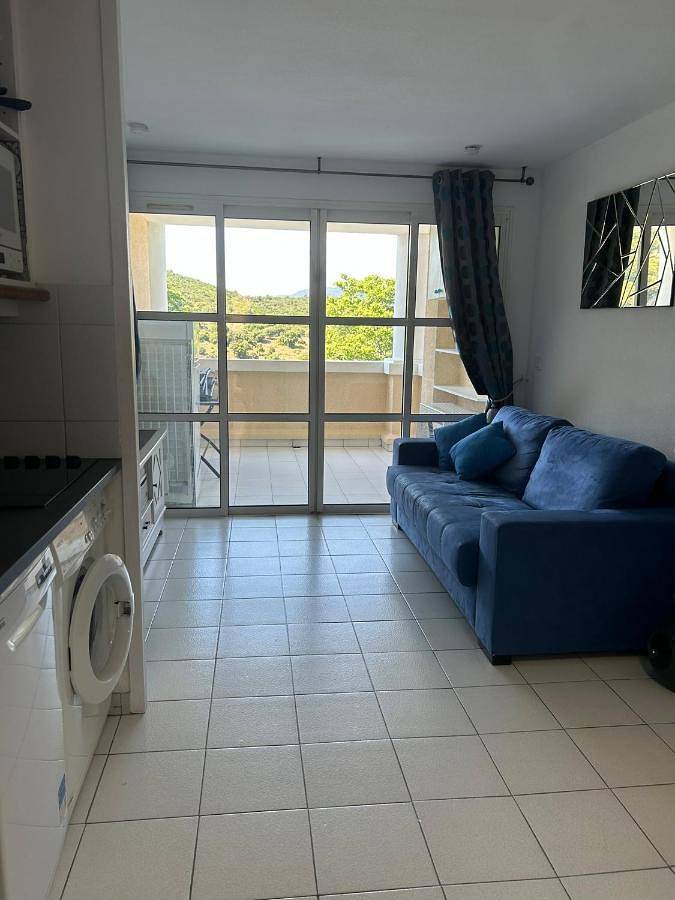 Gîte pour 4 personnes, avec terrasse ainsi que vue et piscine dans Gare Du Dramont - 4