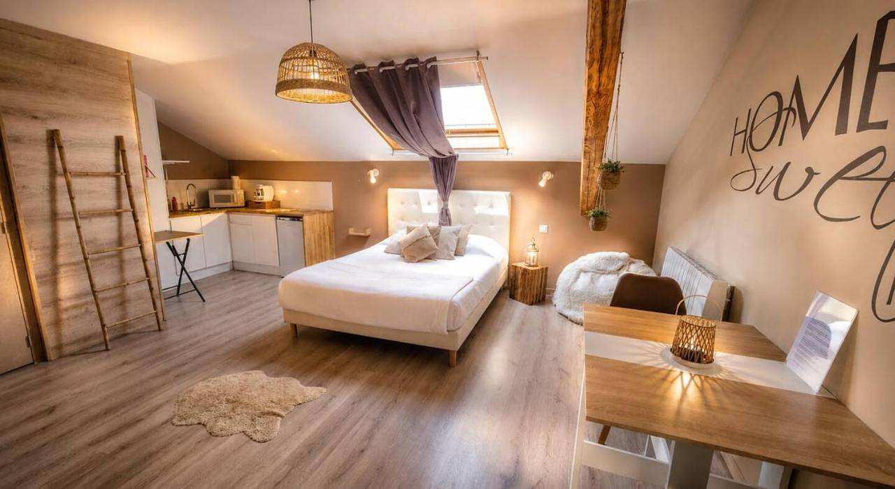 Appartement entier, "Le Petit Paradis" au Centre Ville d'Oyonnax in Oyonnax, Nantua