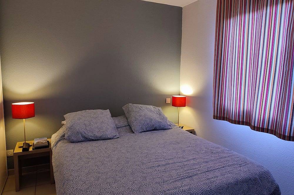 Entire apartment, T2 Balcon Dans Résidence Avec Piscine B26 in Salies-de-Béarn, Béarn