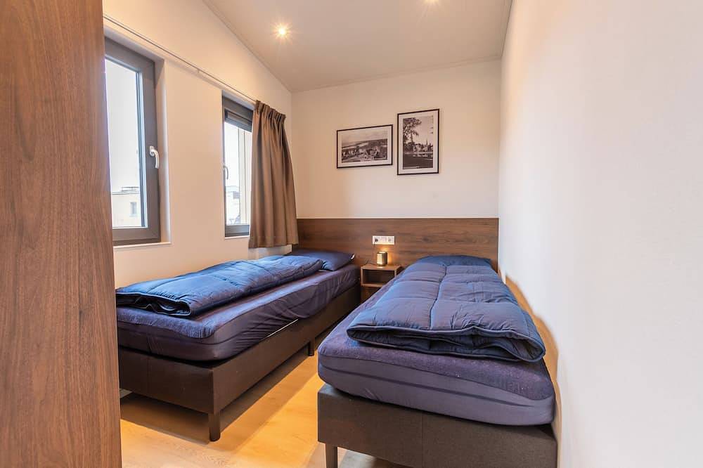 6 person accommodation with 3 bedrooms in Enkhuizen, Ijsselmeer