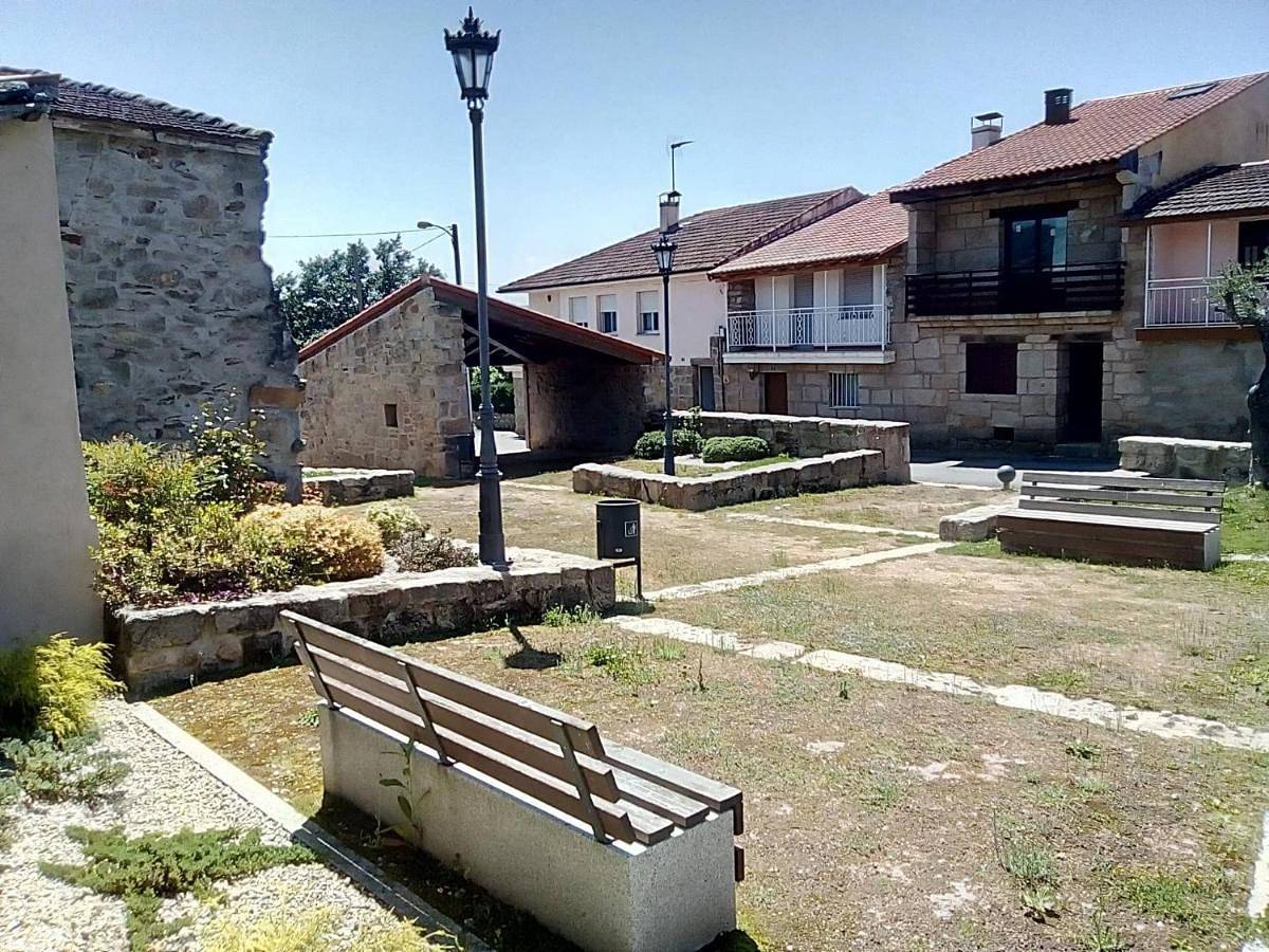 Two-Bedroom Townhouse in Verín, Orense Région