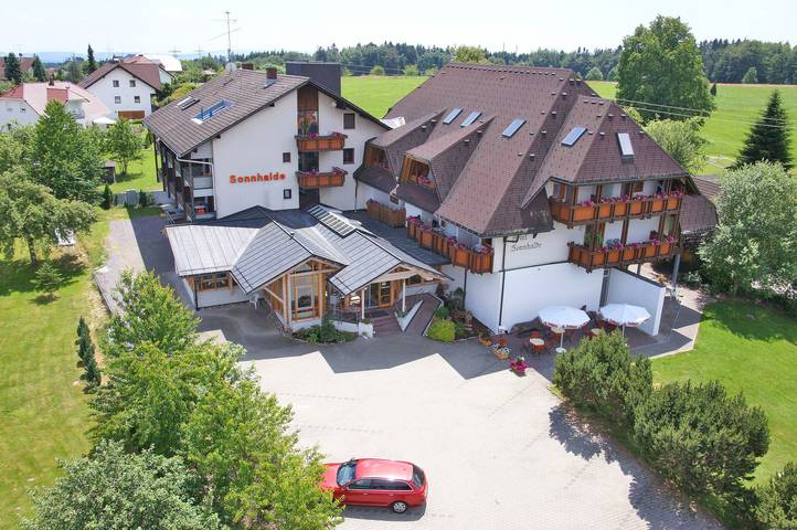 Hotel für 5 Personen, mit Balkon/Terrasse und Terrasse sowie Garten und Pool in Ühlingen-Birkendorf