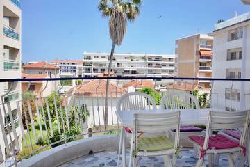 Gîte pour 2 personnes, avec balcon dans Port du Mourre-Rouge