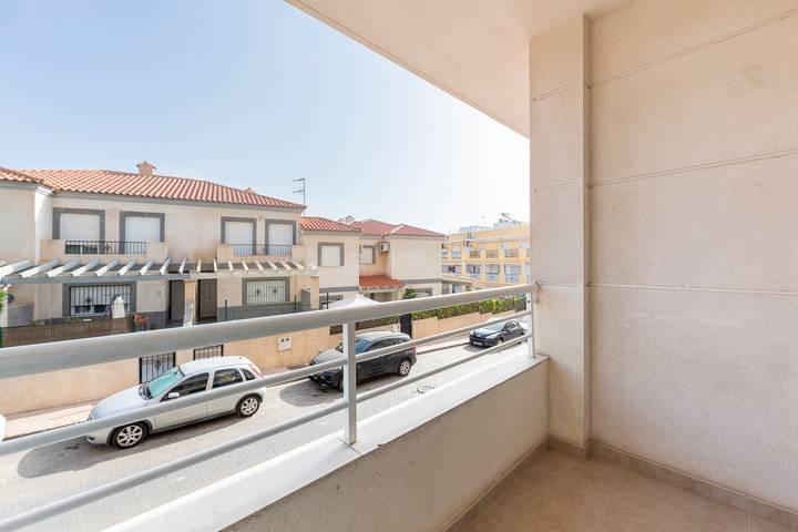 Appartement entier, Appartement 'Piso Para Grupos Cerca Del Mar' avec piscine partagée, Wi-Fi et climatisation in Garrucha, Cordillera Penibética