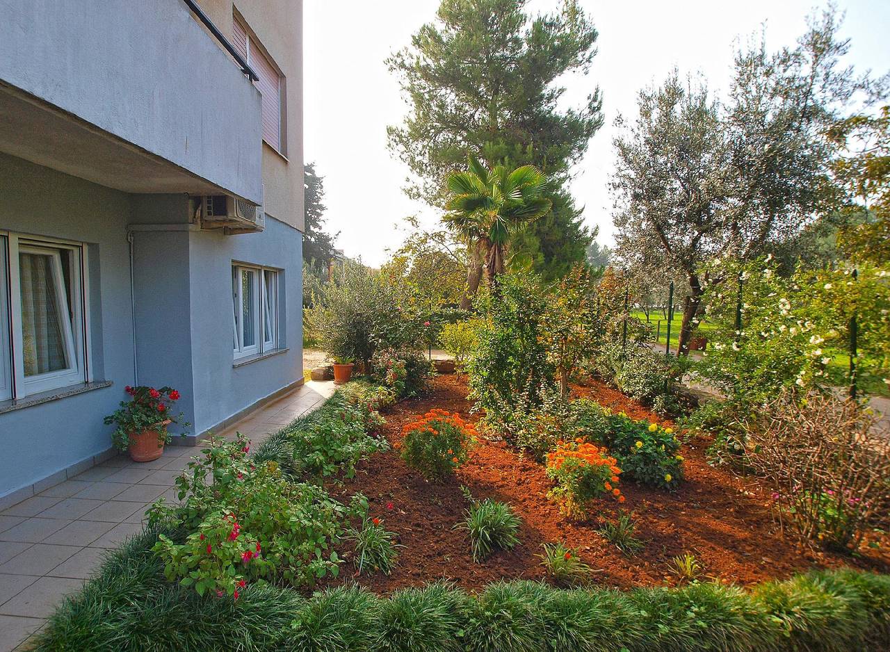 Entire holiday apartment, Holiday apartment for 4 people with terrace in Fazana, Southcoast Istria
