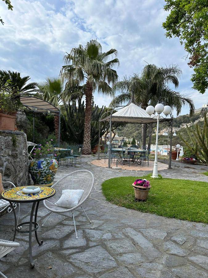 Ferienhaus für 6 Personen, mit Balkon und Terrasse sowie Garten und Ausblick