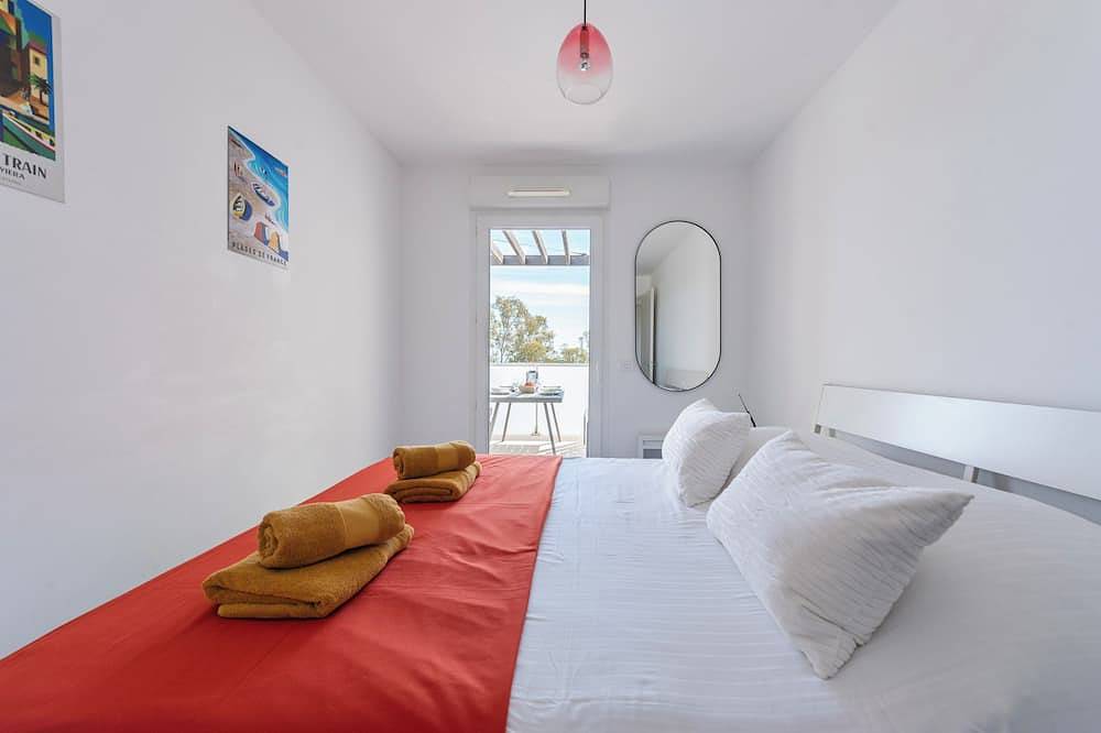 Apartamento entero, Appartement 50m Plage des Salins Vue Mer Terrasse Piscine 2 Parkings 2 Chambres in Hyeres, Parque nacional Port-Cros