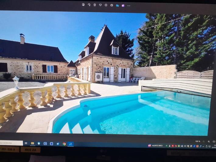 Location de vacances pour 4 personnes, avec piscine ainsi que vue et terrasse à Le Bugue - 4