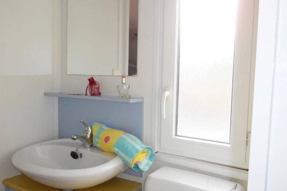 Zecamping 3 étoiles - animaux acceptés mobil-home Tv 17m2 in Moustiers-Sainte-Marie, Verdon Regional Natural Park