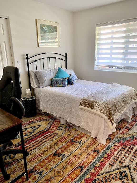 Centrally located @ heart of Sedona w New Hottub, King & 2 Queens, Dog Friendly! in Sedona, Oak Creek Canyon