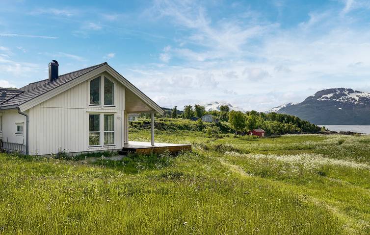 Feriehus for 5 personer, med hage og terrasse, barnevennlig i Troms og Finnmark