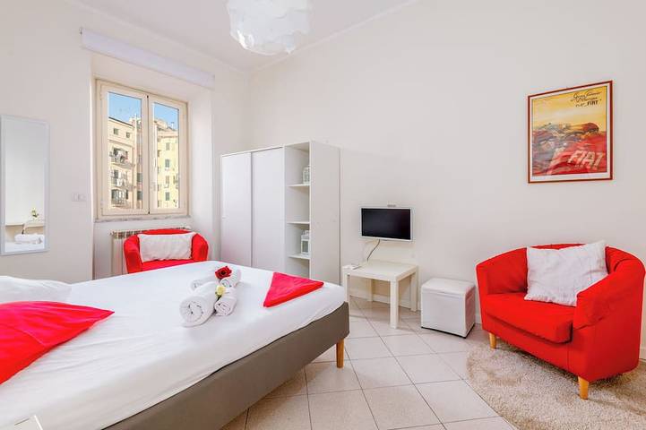 Apartamento entero, Bright and welcoming three bedrooms apartment a stone's throw from the Colosseum in Roma, Provincia de Roma