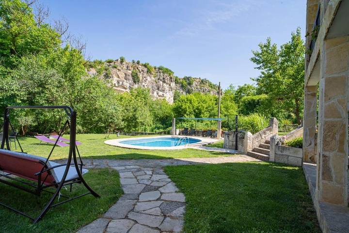Maison d’hôte pour 17 personnes, avec bassin pour enfant et jardin ainsi que vue et piscine en Bulgarie - 2