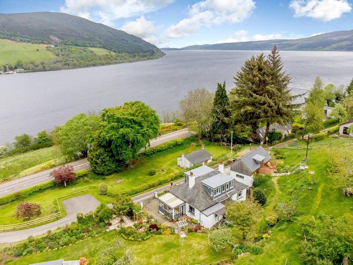 Holiday rental for 2 people, with Balcony and Terrace as well as Garden and Lake view in Loch Ness