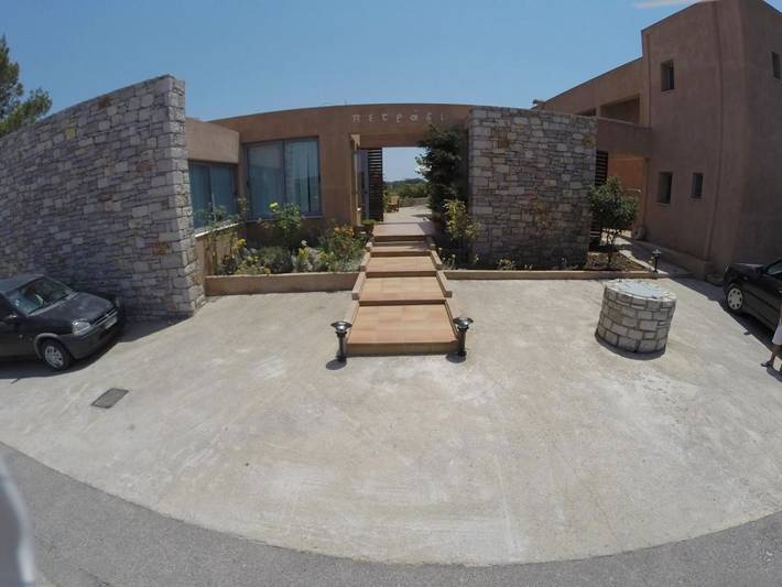 Location de vacances pour 3 personnes, avec piscine ainsi que jacuzzi et jardin dans Cythère - 4