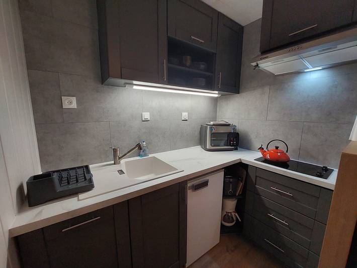 Studio entier, Studio calme avec balcon, près des pistes, parking inclus in Mont-de-Lans, Les Deux Alpes