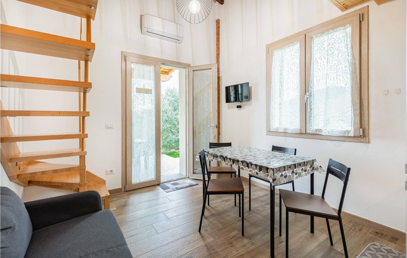 Appartamento intero, Accogliente appartamento con piscina, parcheggio e WiFi - Vicino a Il Poggetto in Rignano sull'Arno, Valdarno