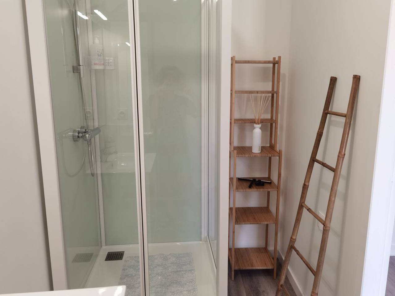 Chambre d'hôtes Je Soigne Mon Assiette - Blaye et Saint-Émilion - Chambre Verveine Double in Saint-Laurent-d'Arce, Région de Blaye