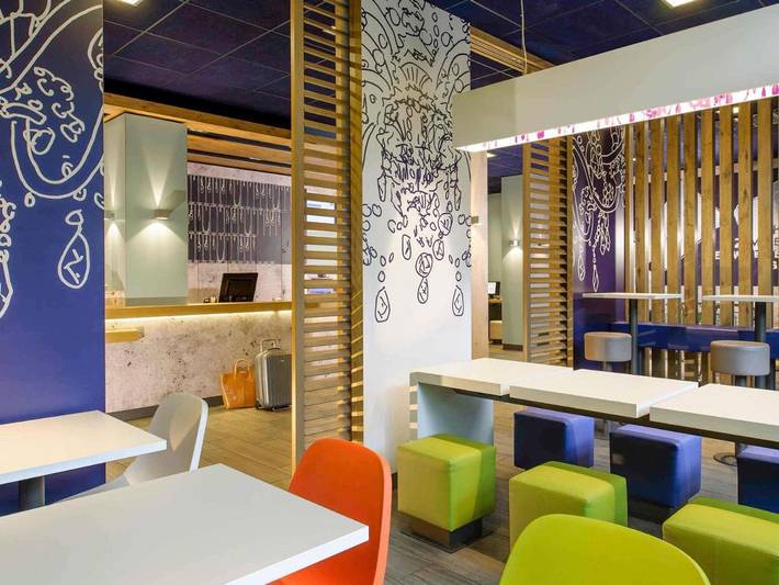Hôtel pour 3 personnes, avec Terrasse à Saint-Genis-Laval