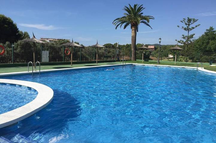 Villa for 6 people, with garden and pool in Peñiscola
