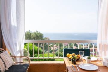 Ferienwohnung für 2 Personen, mit Garten und Kinderpool, mit Haustier in Théoule-sur-Mer