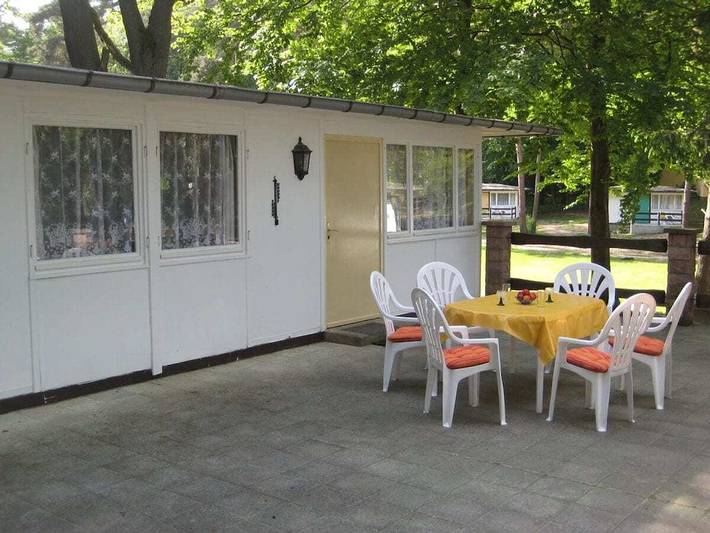 Bungalow für 6 Personen, mit Terrasse und Garten sowie Seeblick