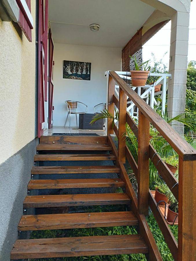 Gîte pour 3 personnes, avec vue et jardin dans Trois Mares - 3