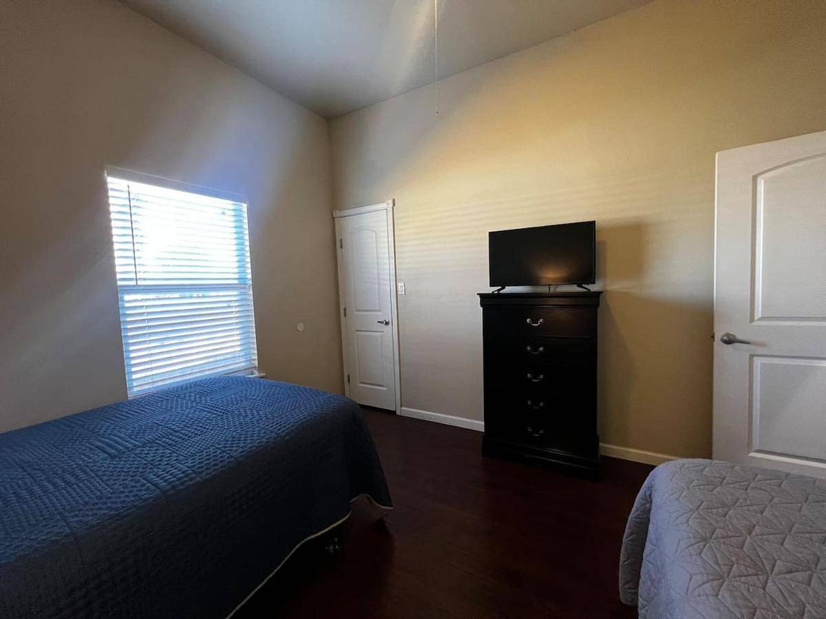 Cozy Room 2 Full Beds near Frost Bank Stadium Wb2 in San Antonio, Bexar County