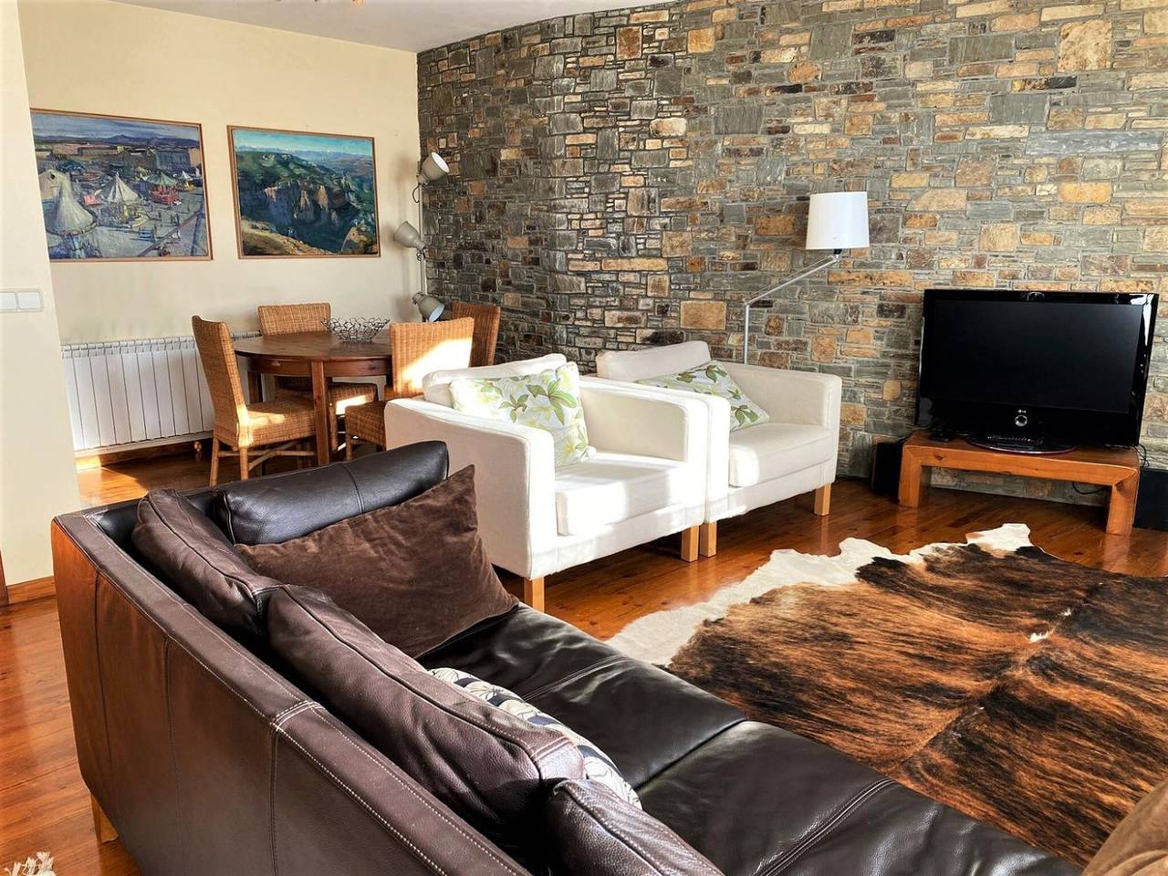 Casa Pareada 4 hab. Piscina, Chimenea, Wifi y Mascotas Ok in Llivia, Parque Natural Regional de los Pirineos Catalanes