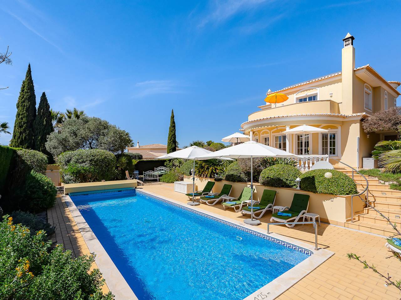 Beeindruckendes Haus mit privatem Pool und Meerblick nahe Carvoeiro in Estômbar, Lagoa