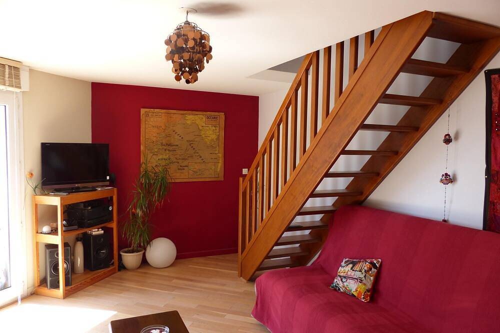 Apartamento entero, Vast duplex 60m² T2. Cerca de la terminal de ferry, la playa y Conleau Pibs in Vannes, Côte des Mégalithes
