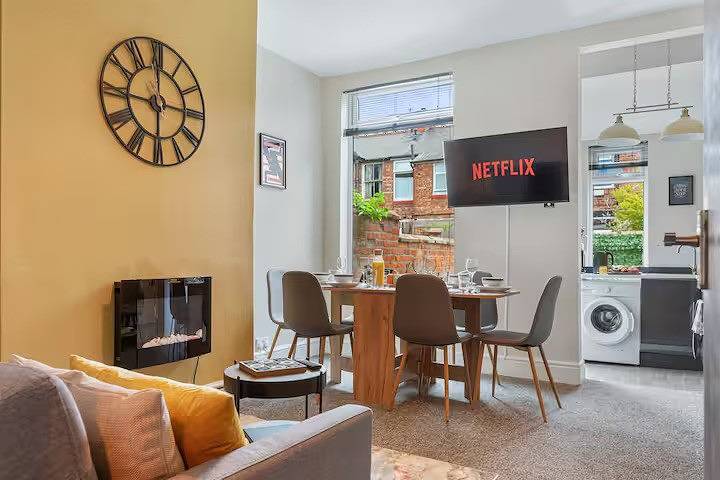 Holiday home for 6 people, with garden, child-friendly in Manchester