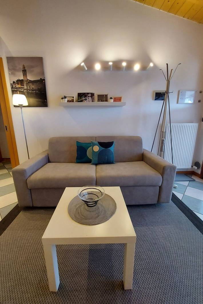 Ferienwohnung für 2 Personen, mit Terrasse und Pool sowie Garten in Colà - 3