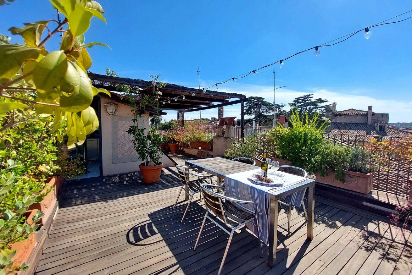 Apartamento entero, Apartamento de vacaciones para 4 personas con balcón/terraza in Centro de Roma, Roma