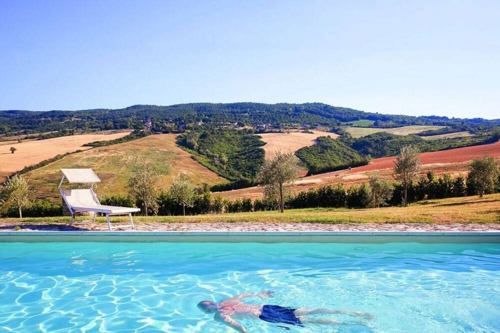 Villa à Todi, superbe vue, piscine privée, service de nettoyage in Todi, Province de Pérouse