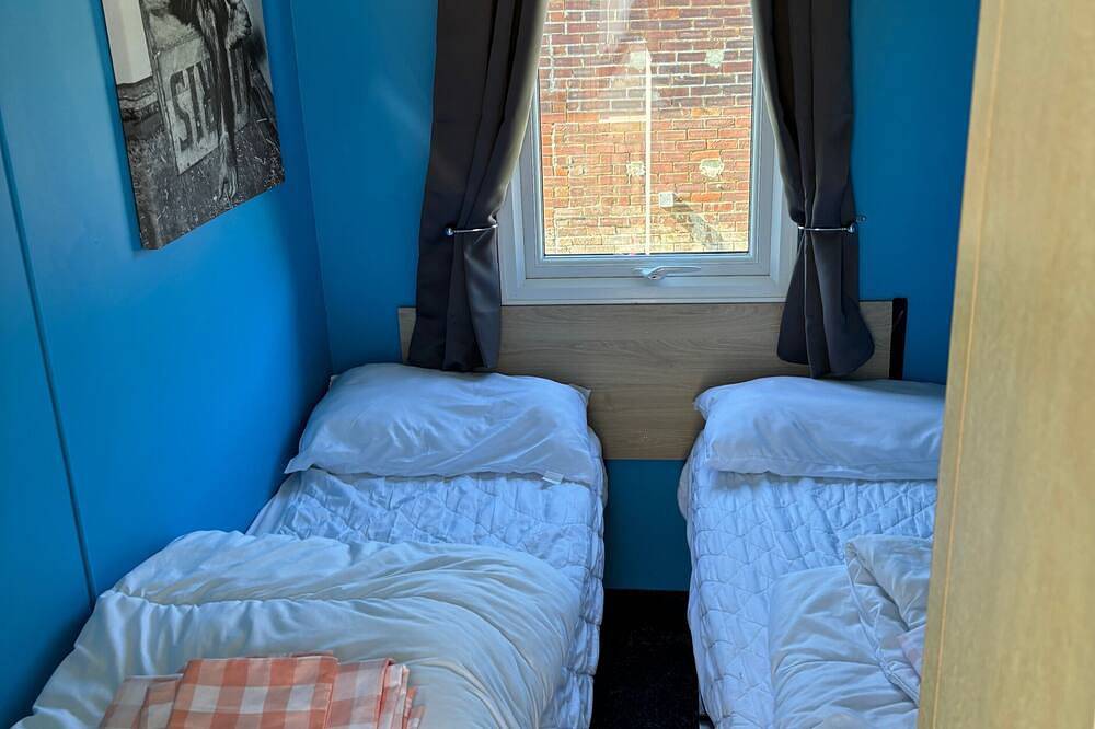 3 Bed Caravan - Sleeps 8 - Pets - Parking - Wifi in Ingoldmells, Lincolnshire