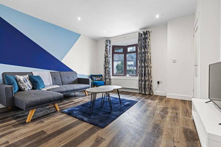 Holiday rental for 8 people, with garden in Walsall