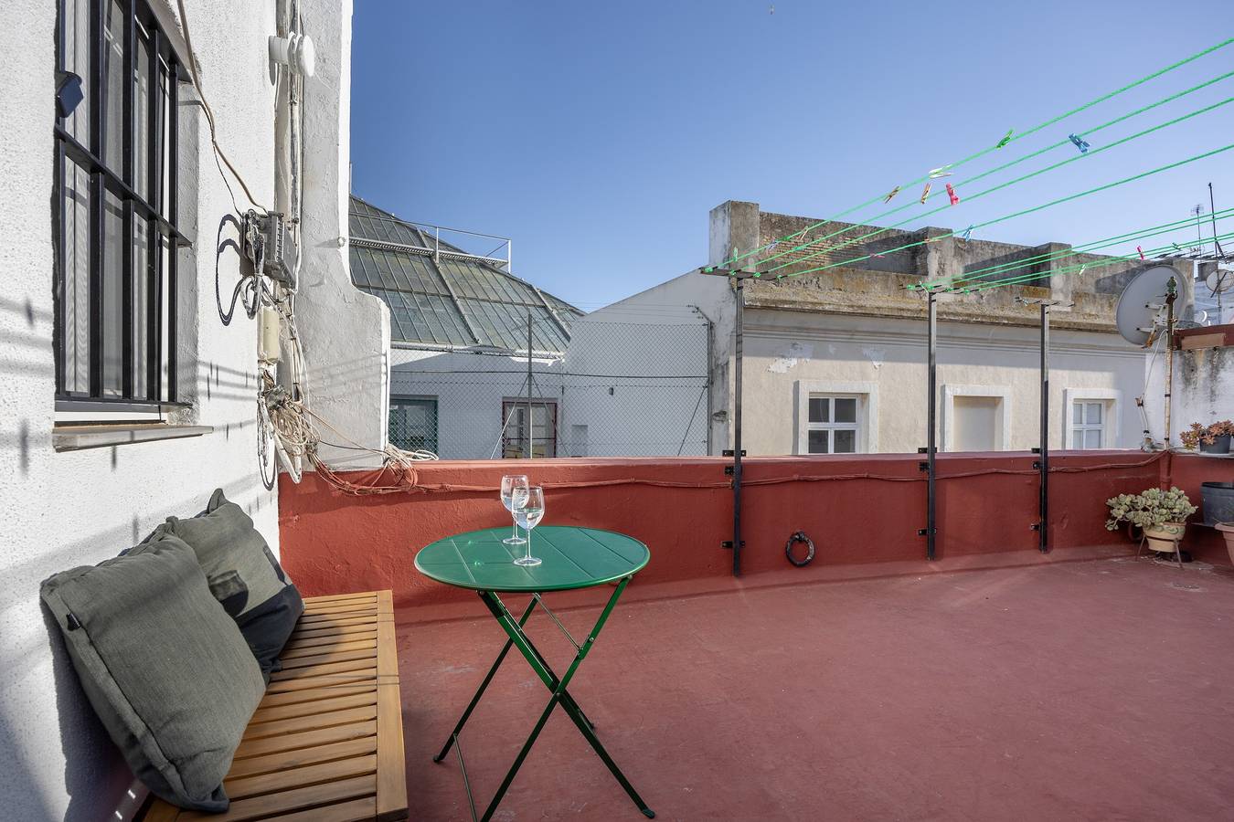 Apartamento entero, Apartamento 'Ático San Jose' con terraza compartida, Wi-Fi y aire acondicionado in Casco Antiguo de Cádiz, Cádiz