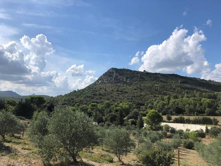 Location de vacances pour 2 personnes, avec Terrasse ainsi que Jardin et Vue à Galargues