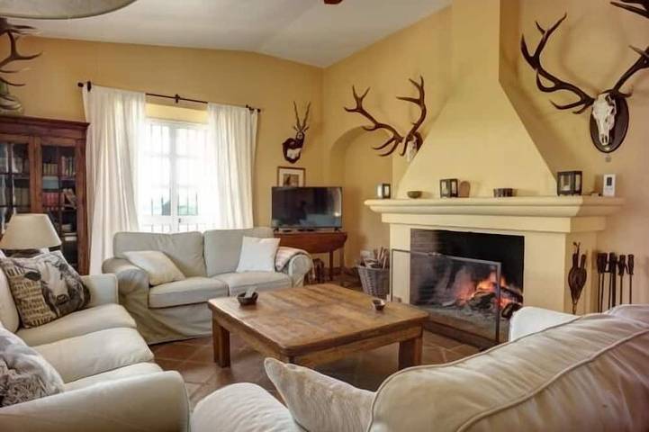 Gîte pour 12 personnes, avec Jardin à Mairena del Aljarafe