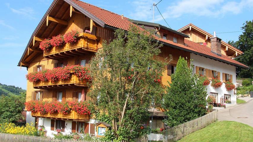 Ferienwohnung für 4 Personen, mit Balkon, mit Haustier in Vorderhindelang