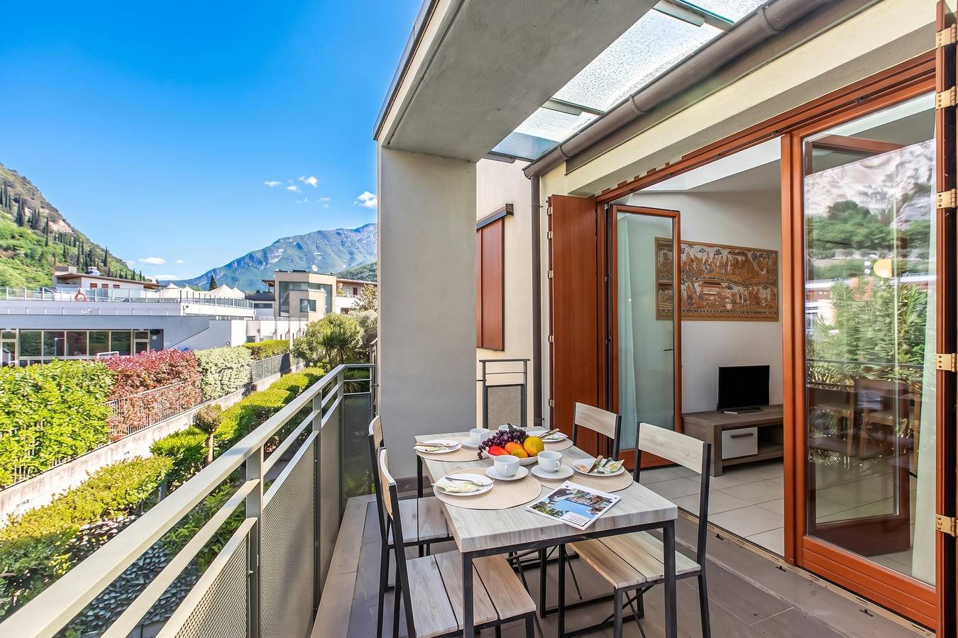 Apartamento entero, Garda Therme Apartment with Balcony & Mountain Views in Linfano, Arco