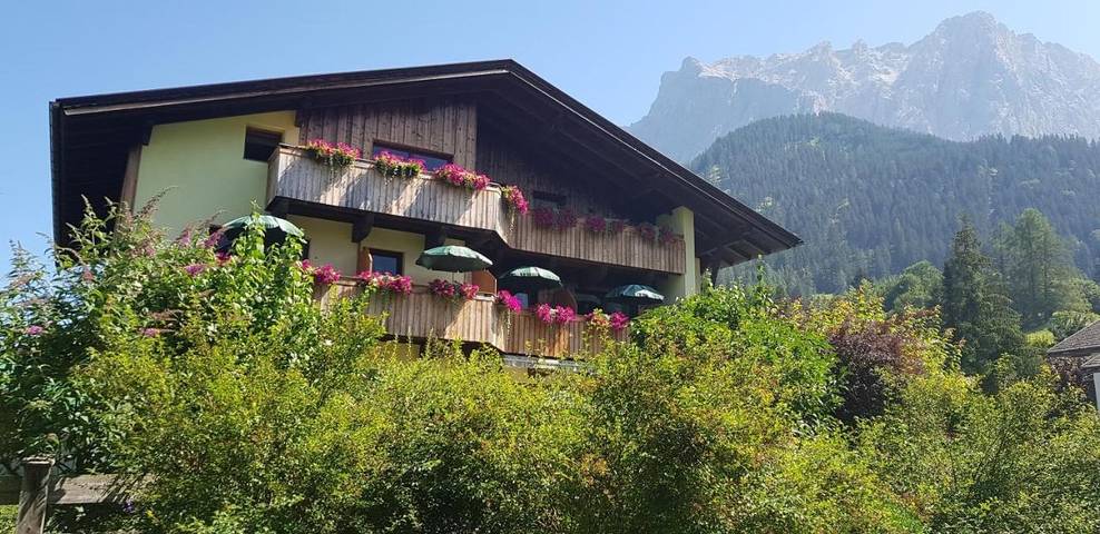 Chambre d’hôte pour 2 personnes, avec Balcon ainsi que Jardin et Vue à Ehrwald