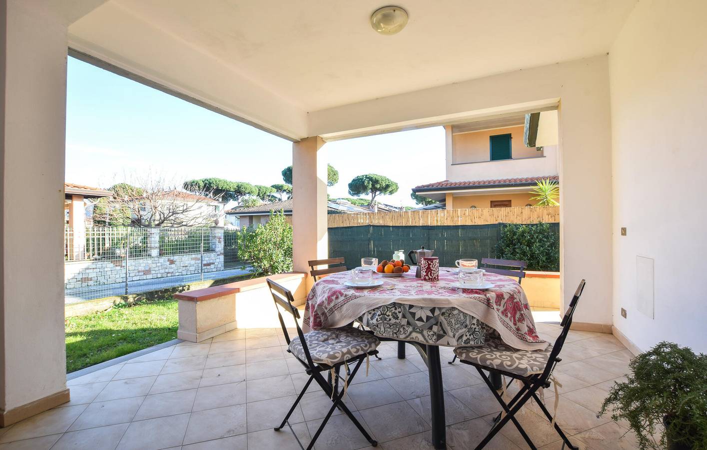 Juwel am Meer mit WLAN und Parkplatz, 1 km zum Strand in Lido di Camaiore, Italienische Riviera