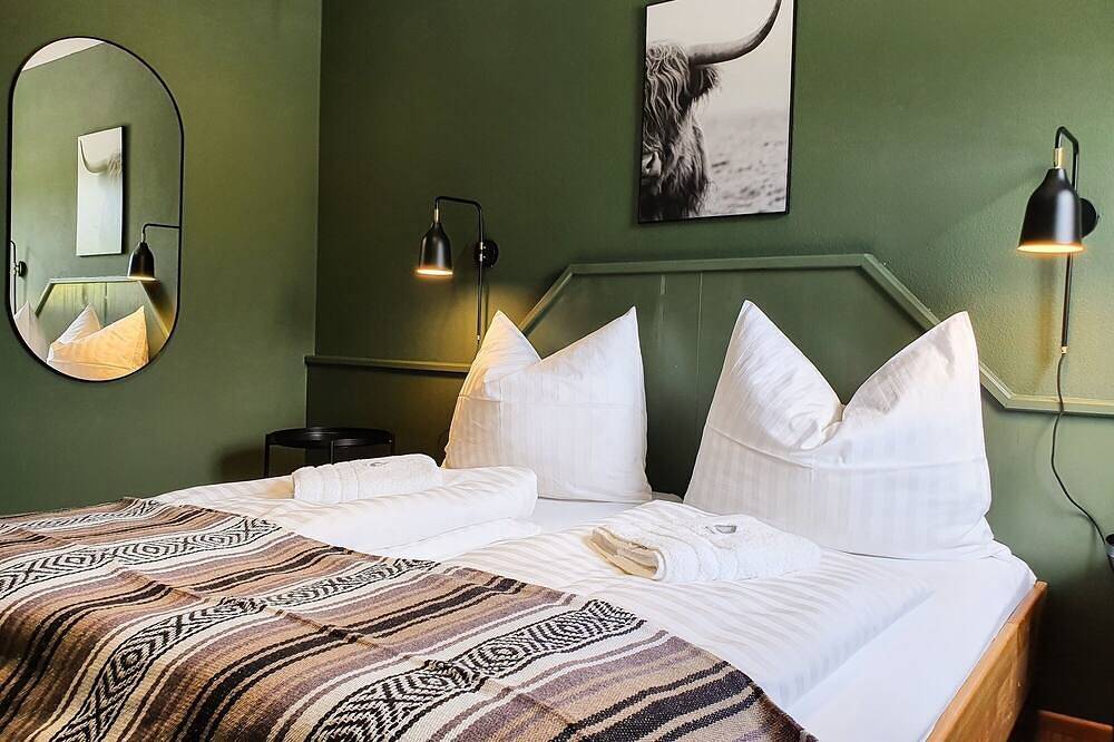 Geheel appartement, Beautiful 2-bedroom apartment with balcony and free parking. in Stubai Alps, Götzens