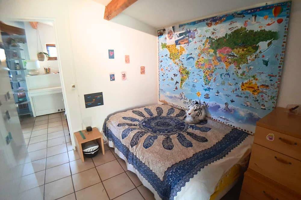 Cozy house - peaceful setting, with a terrace, close to golf courses and beaches in Biot, Region de Cannes