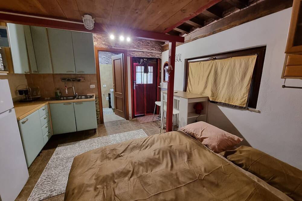 Villa Shiva - Annex. Country House with Hot Tub and Barbecue in Cerveteri, Rom Provinz