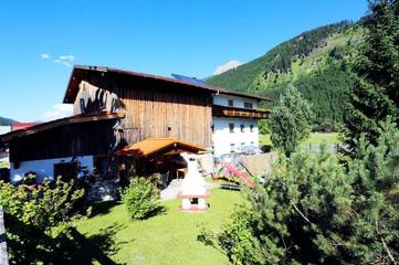 Ferienhaus für 17 Personen, mit Garten und Ausblick im Lechtal