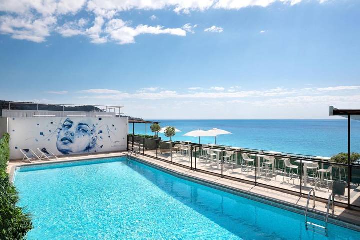 Hôtel pour 2 personnes, avec piscine ainsi que balcon et jacuzzi